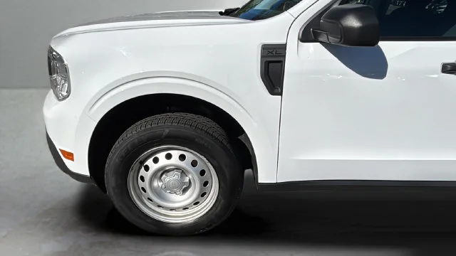 Used 2024 White Ford XL image 35