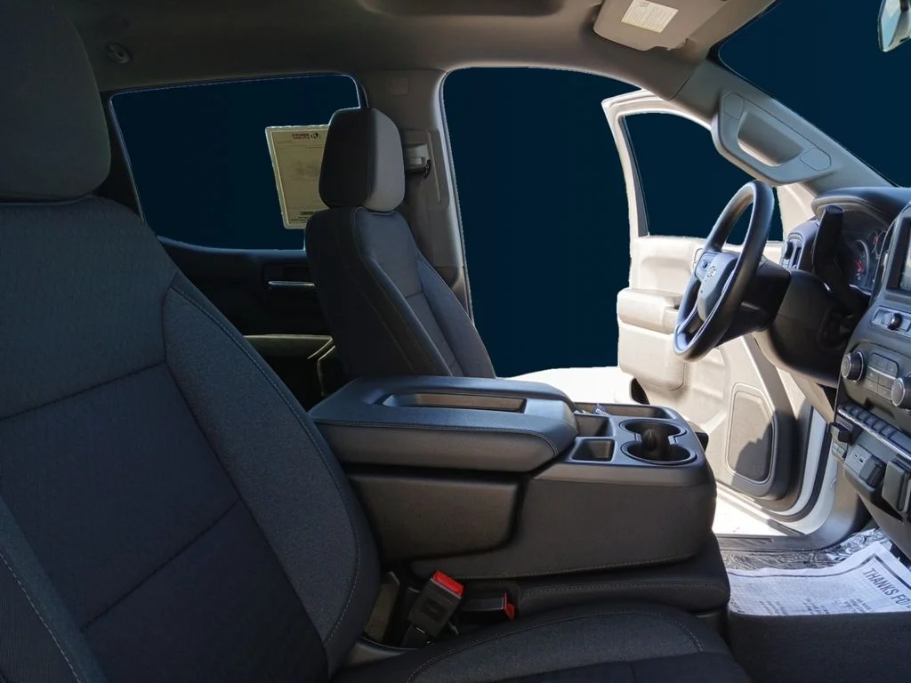 Used 2023 White Chevrolet Custom image 17