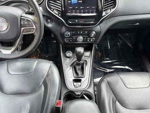 Used 2019 White Jeep Limited image 11