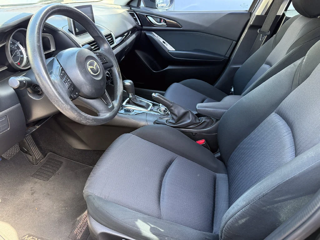 Used 2016  Mazda i Sport image 13