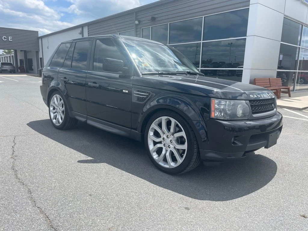 Used 2010  Land Rover HSE image 2