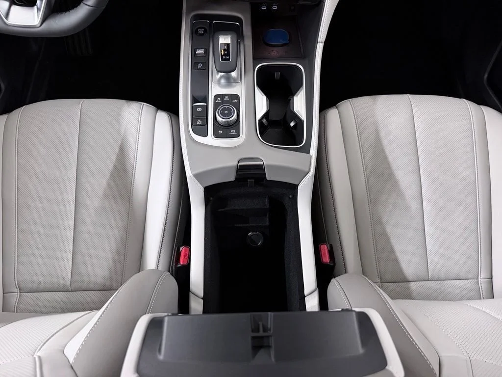 New 2027 RADIANT WHITE INFINITI Luxe AWD image 19