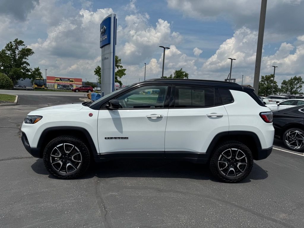 Used 2025 Bright White Clearcoat Jeep Trailhawk image 4