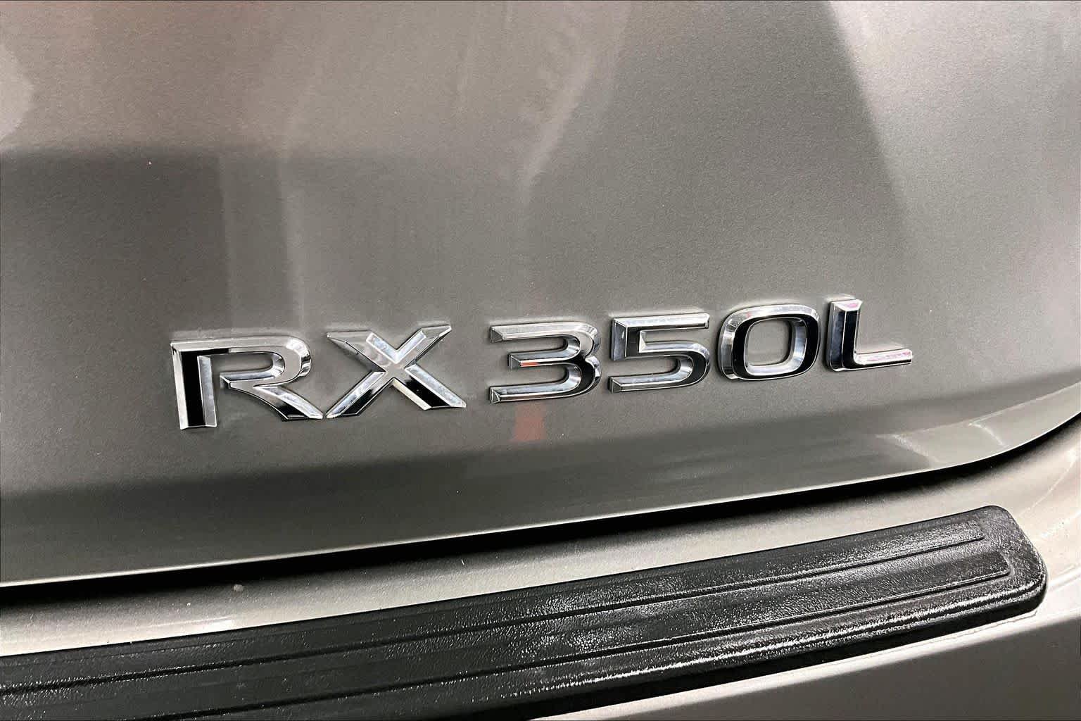 Used 2018 Atomic Silver Lexus  image 9