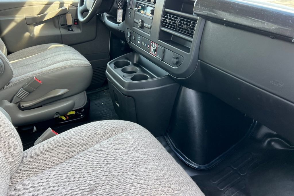 2025 Chevrolet Express Cargo Work Van - Photo 14