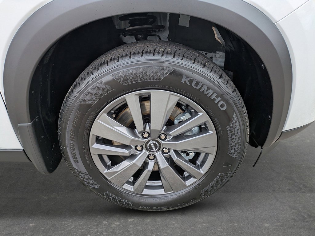 New 2026 Everest White Pearl Tricoat Nissan SV image 9