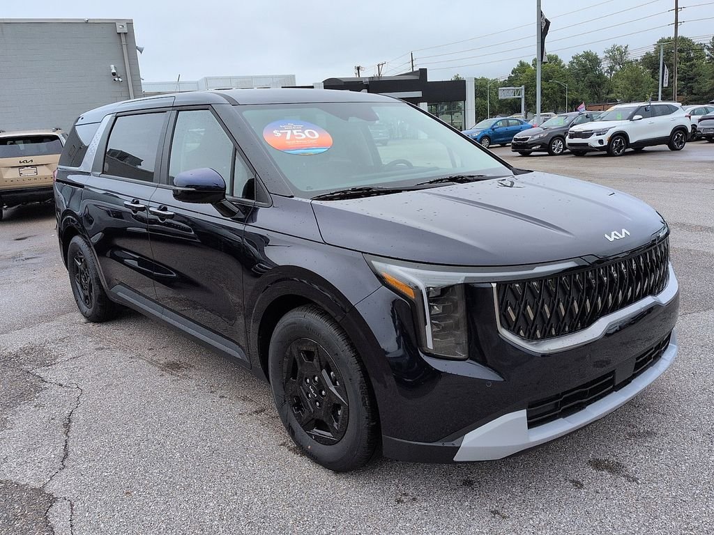 2026 Kia Sedona LXS's photo