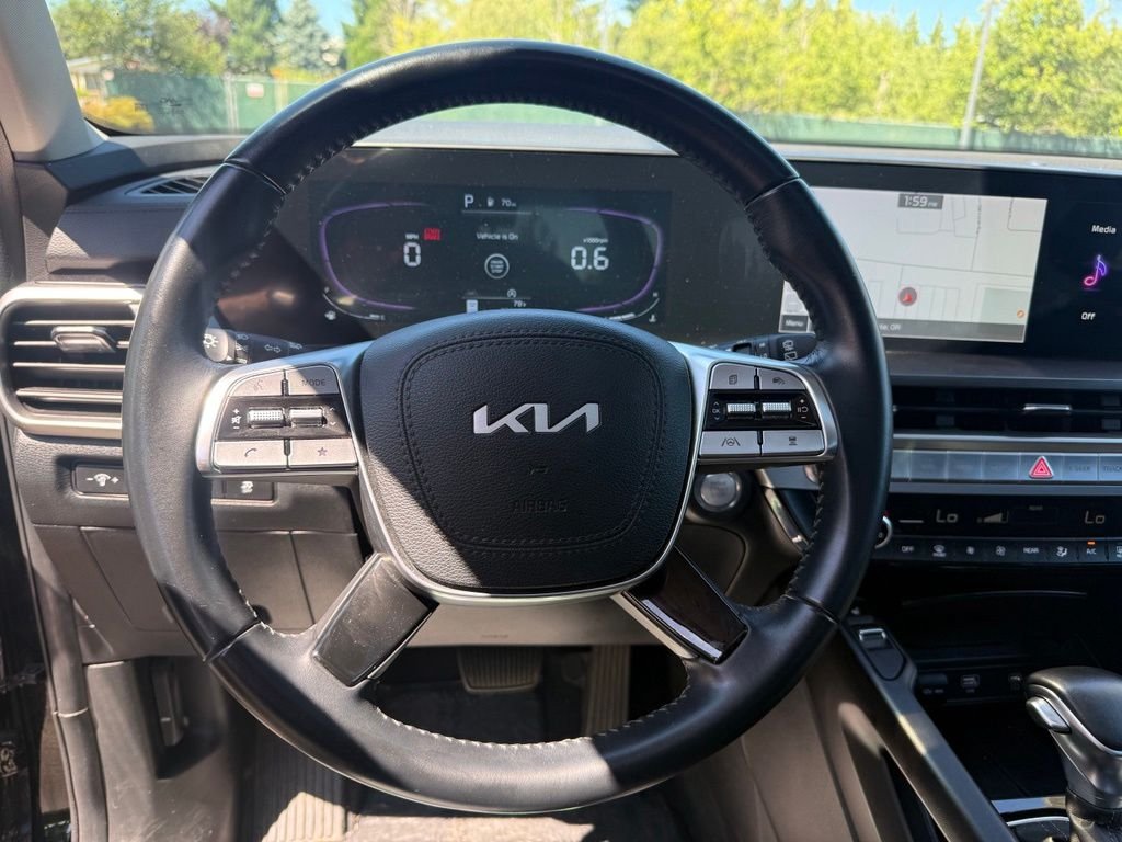Used 2025 Ebony Black Kia S image 9
