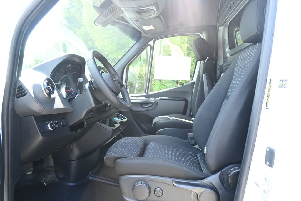 New 2026 Arctic White Mercedes-Benz Cargo 144 WB image 3