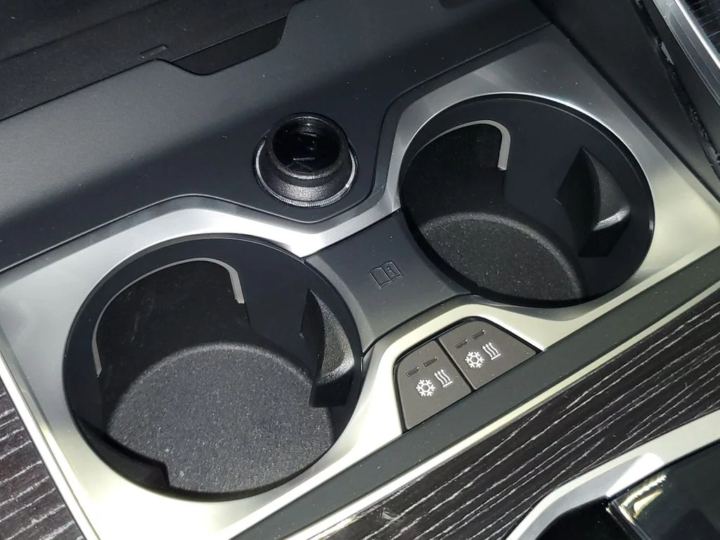New 2027 Dravit Grey Metallic BMW M60i image 25