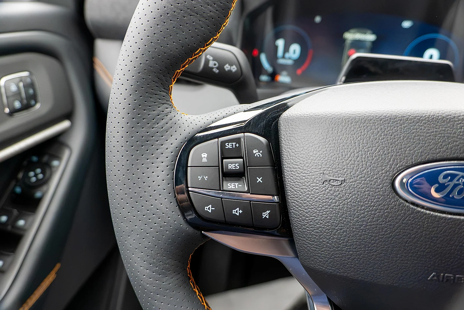 New 2027 Carbonized Gray Metallic Ford Tremor® image 17