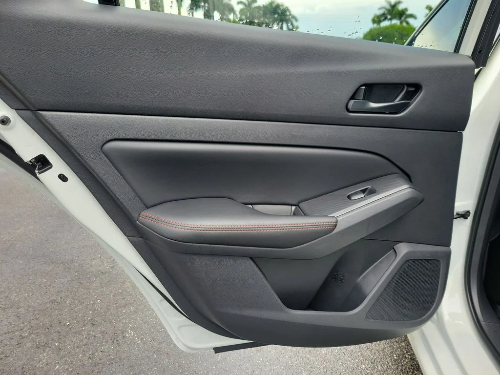 New 2026 White Nissan 2.5 SR image 14