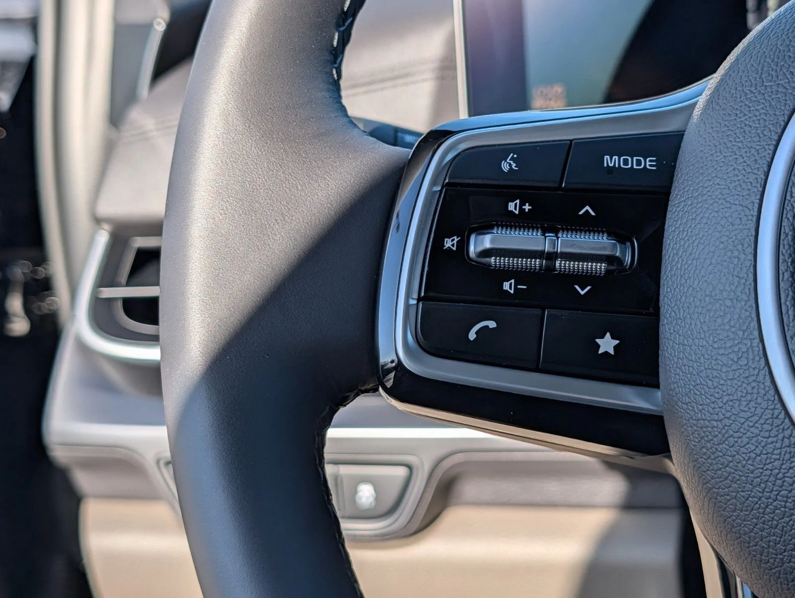 2026 Kia Carnival LXS - Photo 28