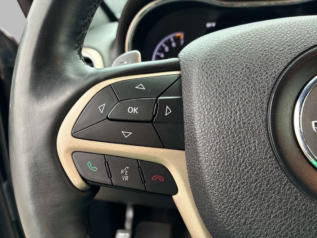 Used 2014 Black Jeep Limited image 25