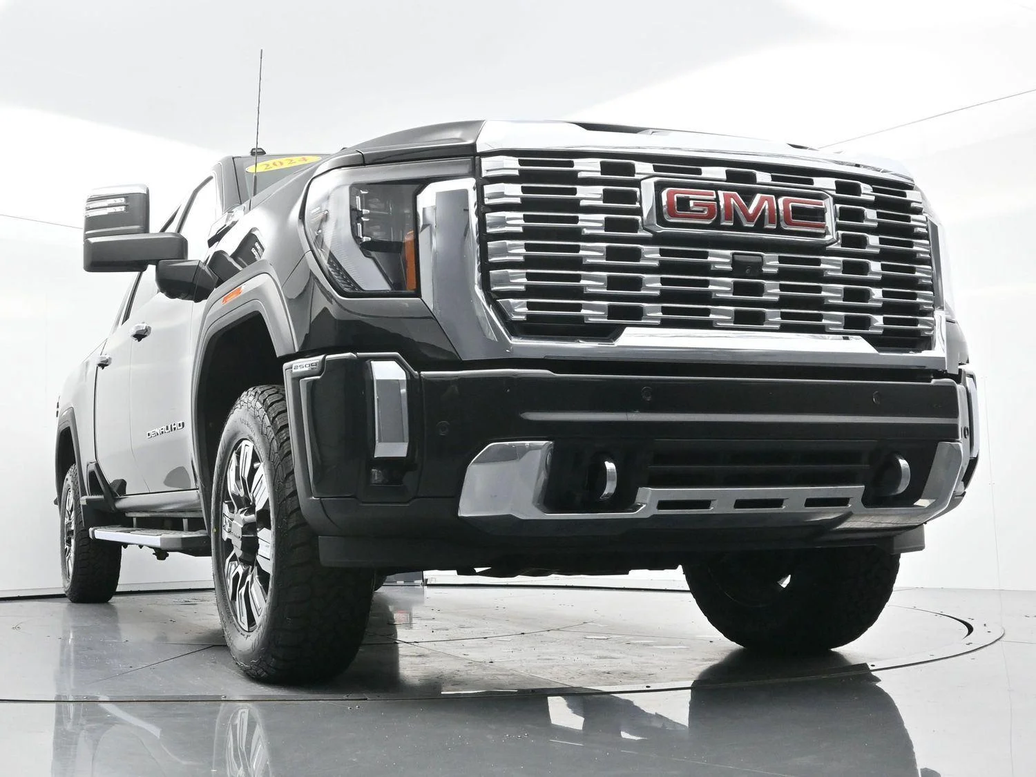 Used 2024 Onyx Black GMC Denali image 48