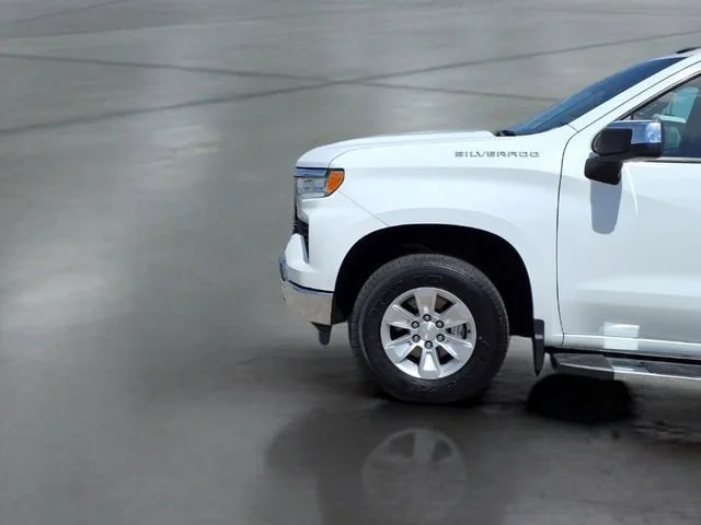 Used 2024 Summit White Chevrolet LT image 22