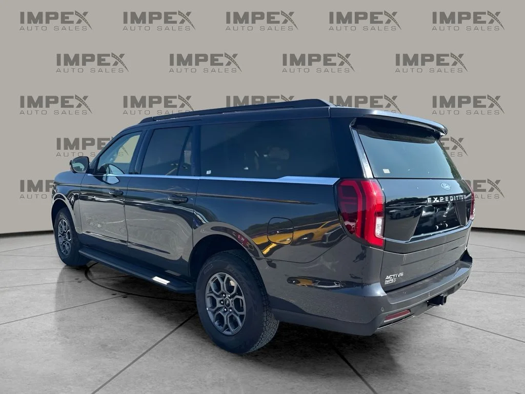 Used 2025 Gray Ford Active image 3