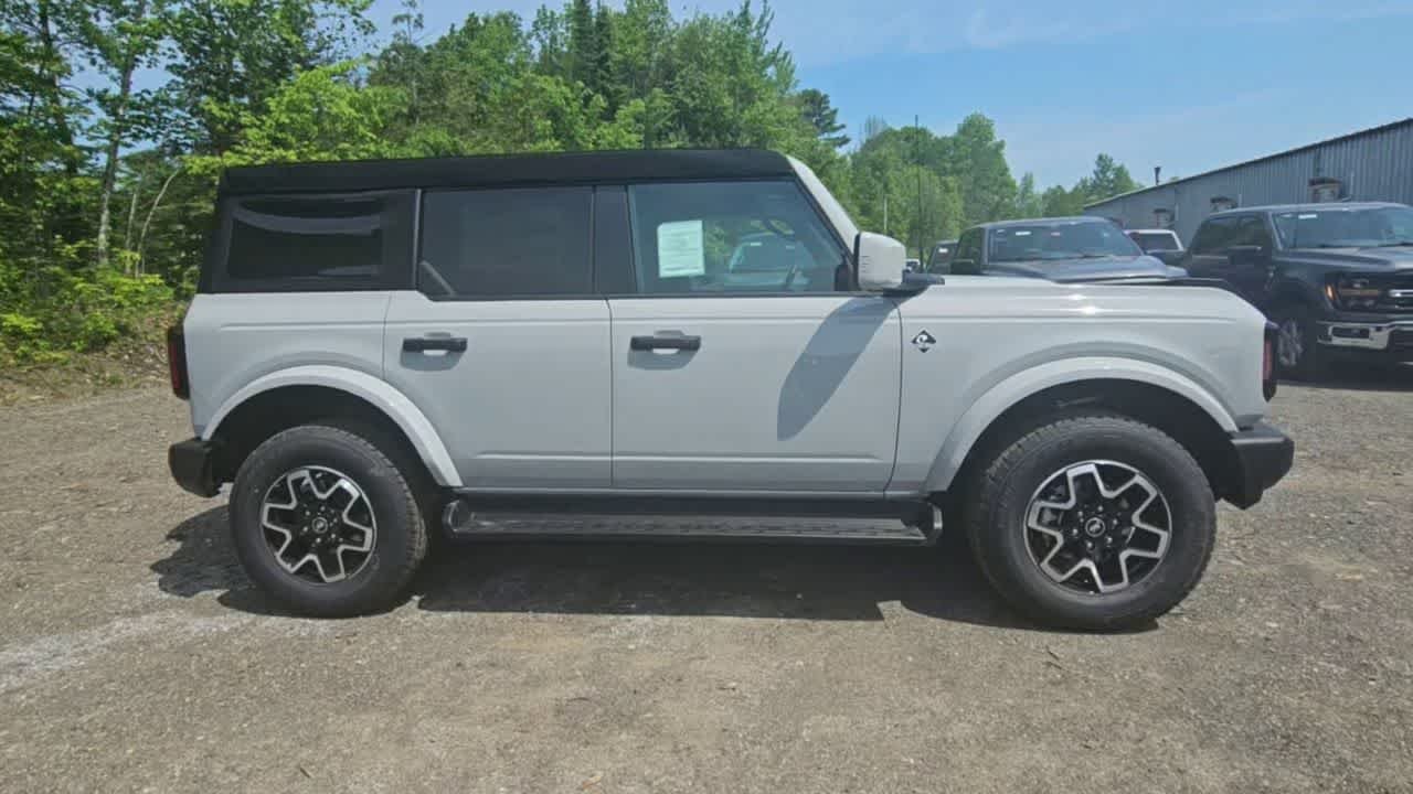 New 2026 Avalanche Gray Ford Outer Banks image 9