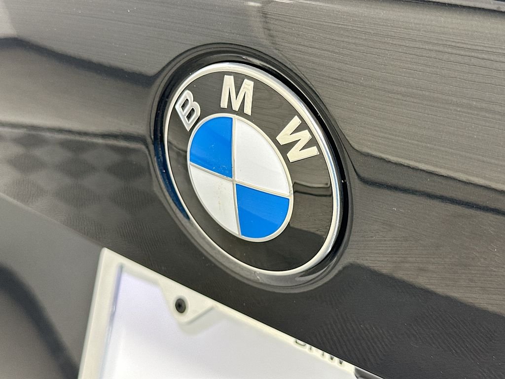New 2026 Black Sapphire Metallic BMW xDrive40i image 22