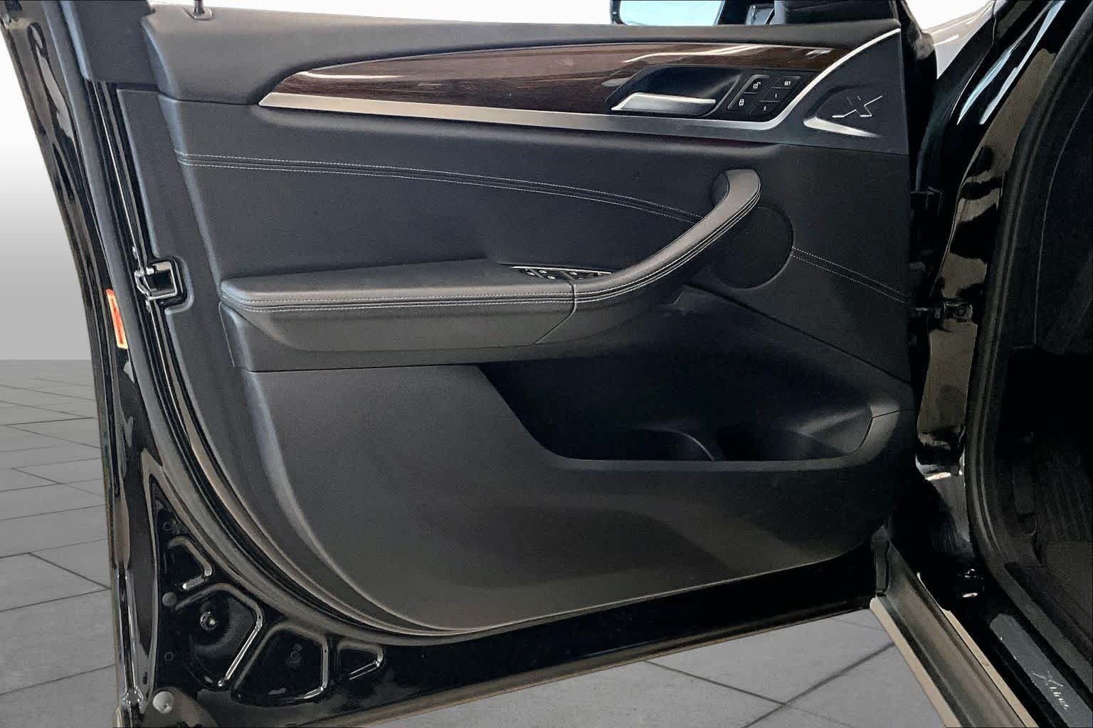Used 2019 Jet Black BMW sDrive30i image 20