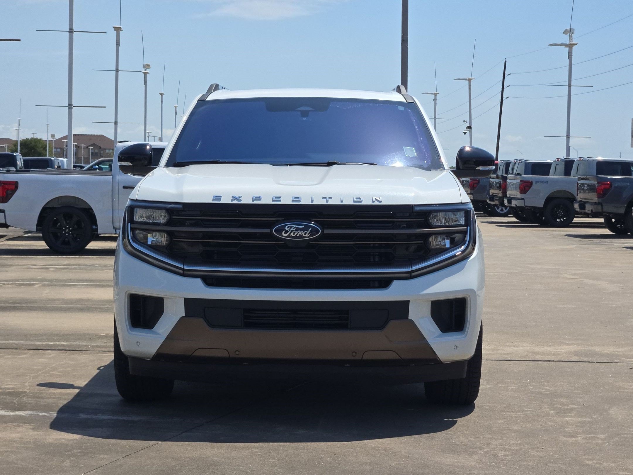 Used 2025 White Metallic Ford King Ranch image 7