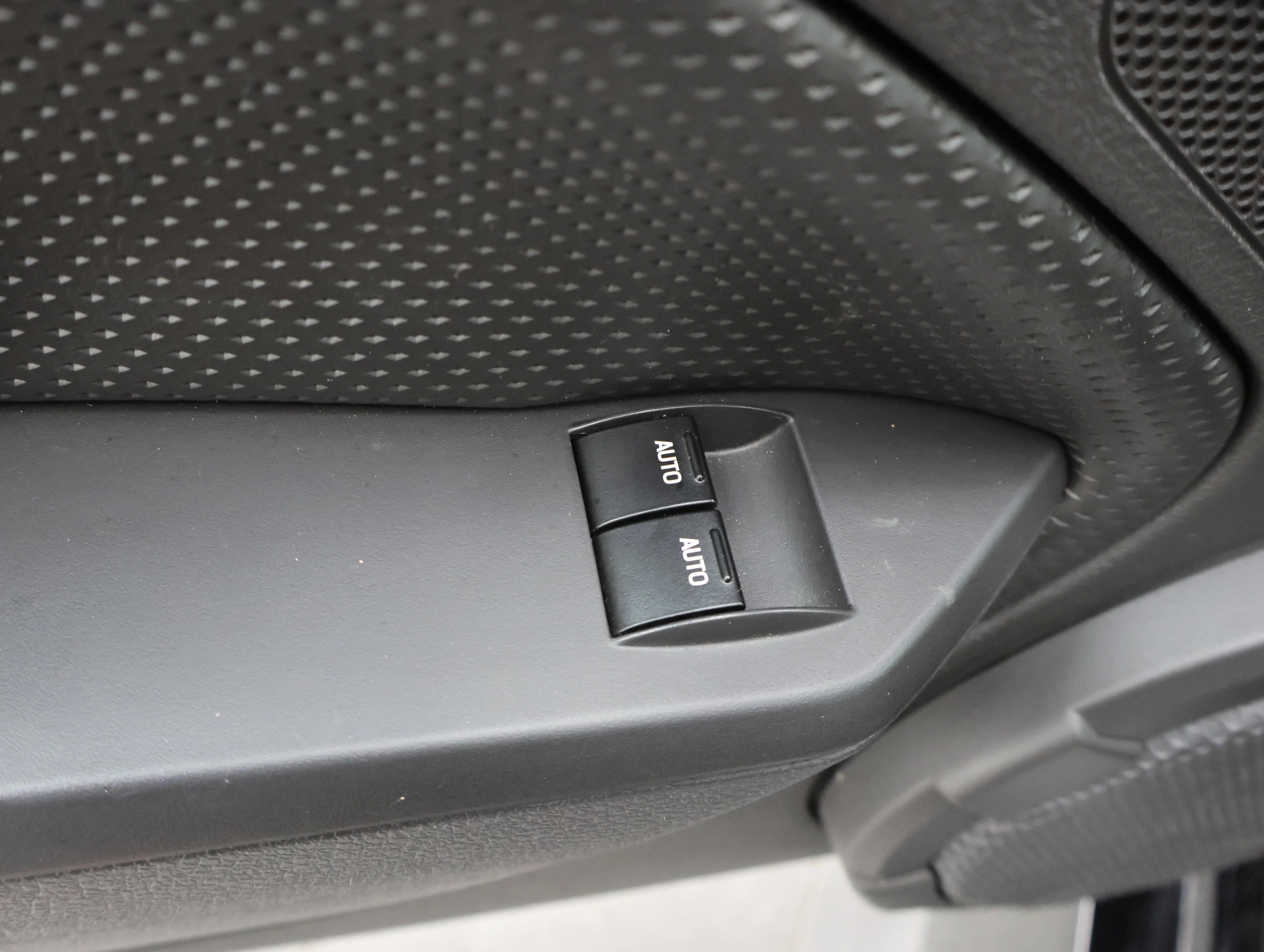Used 2007 Black Ford GT Premium image 31