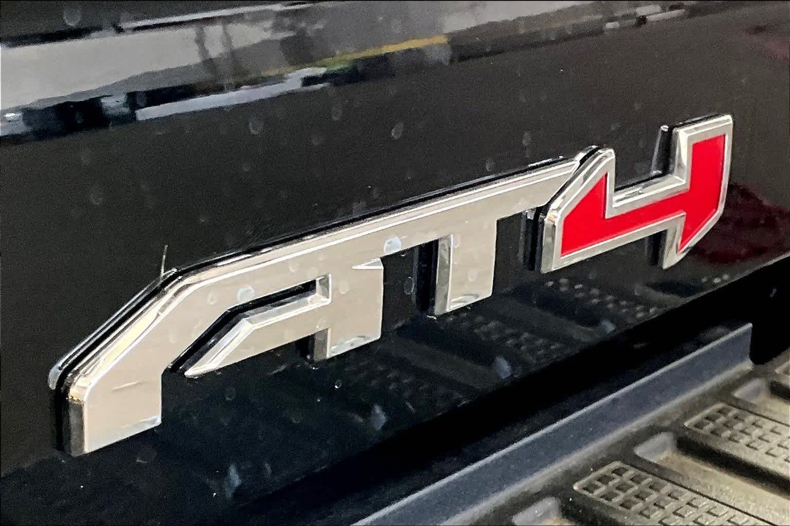 Used 2025 Onyx Black GMC AT4 image 8
