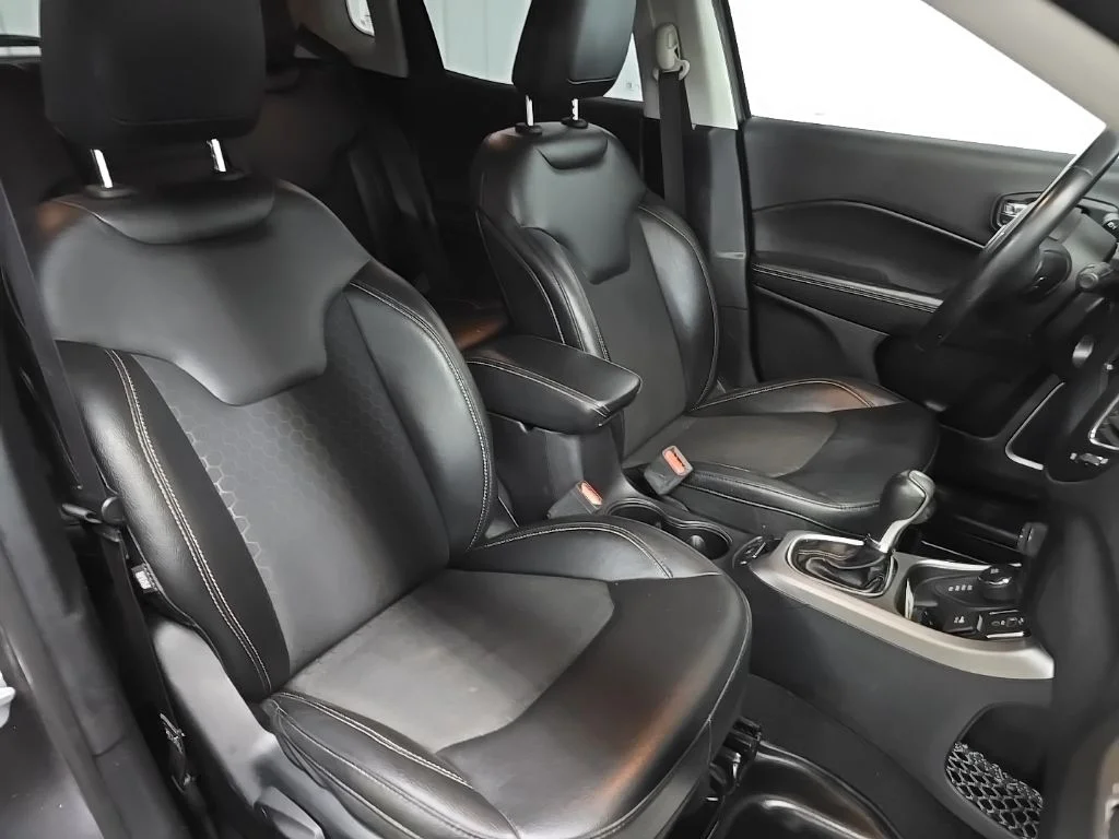 Used 2019 Gray Jeep Latitude image 14