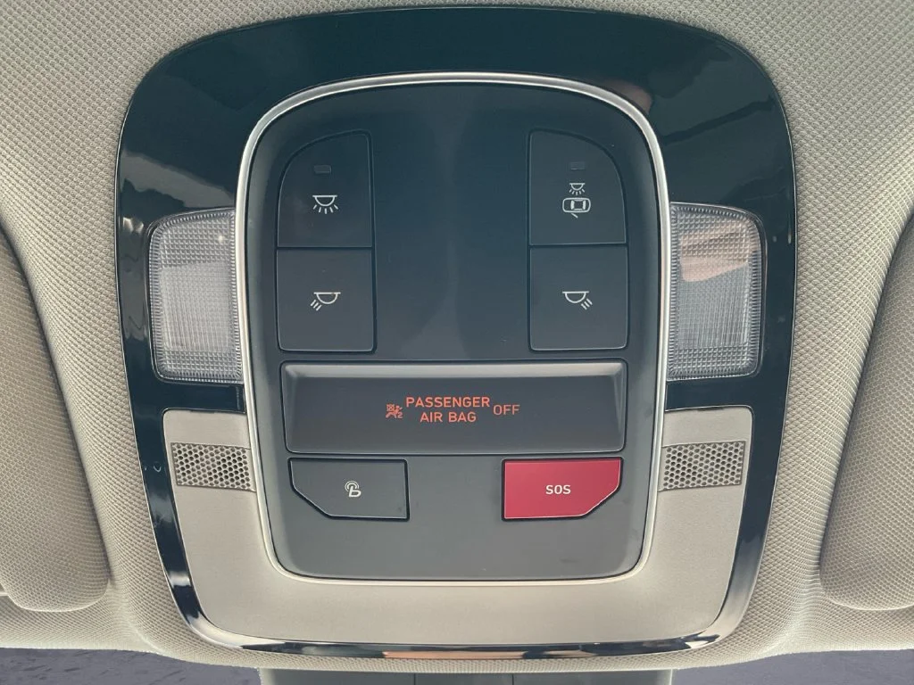 Used 2022 Gray Hyundai SEL image 12
