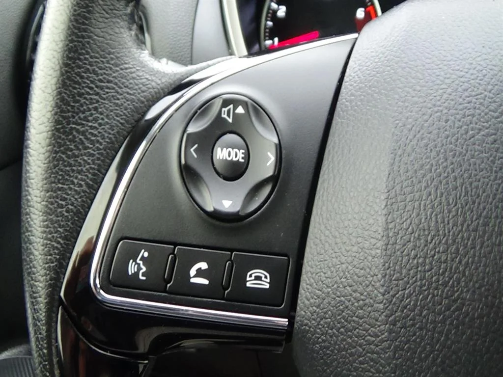 Certified Used 2024 Labrador Black Pearl (xl2) Mitsubishi SE image 21