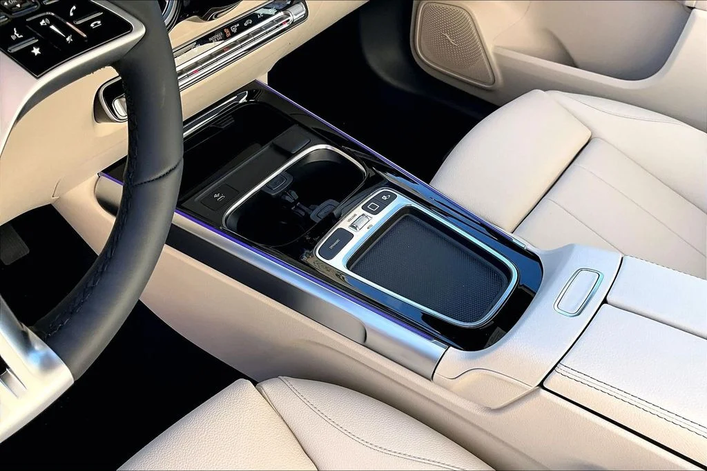 New 2026 White Mercedes-Benz GLB 250 image 8