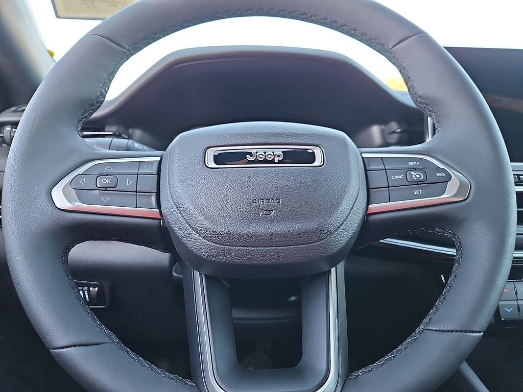 New 2026 Bright White Clearcoat Jeep Latitude image 19