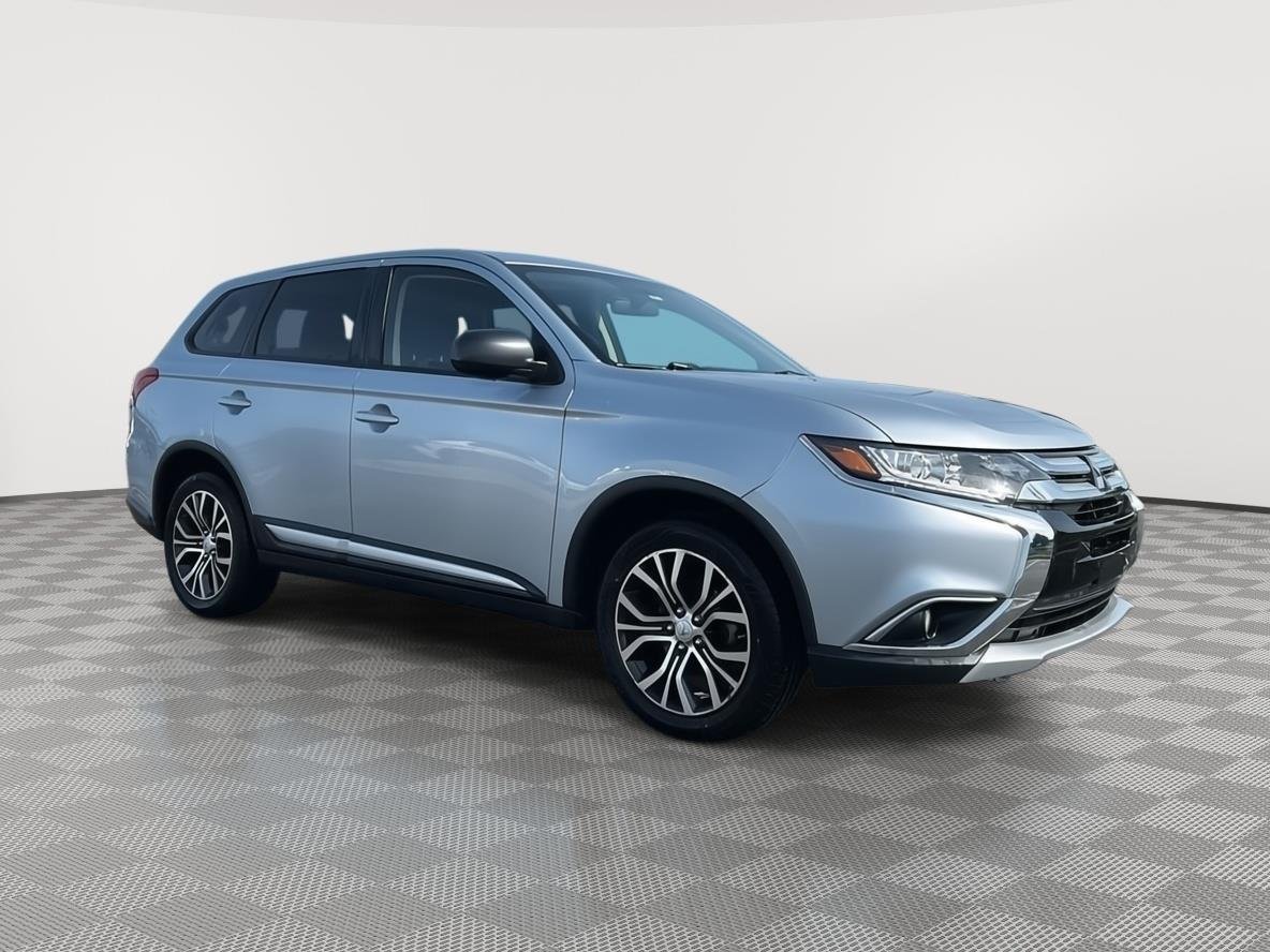 2017 Mitsubishi Outlander ES