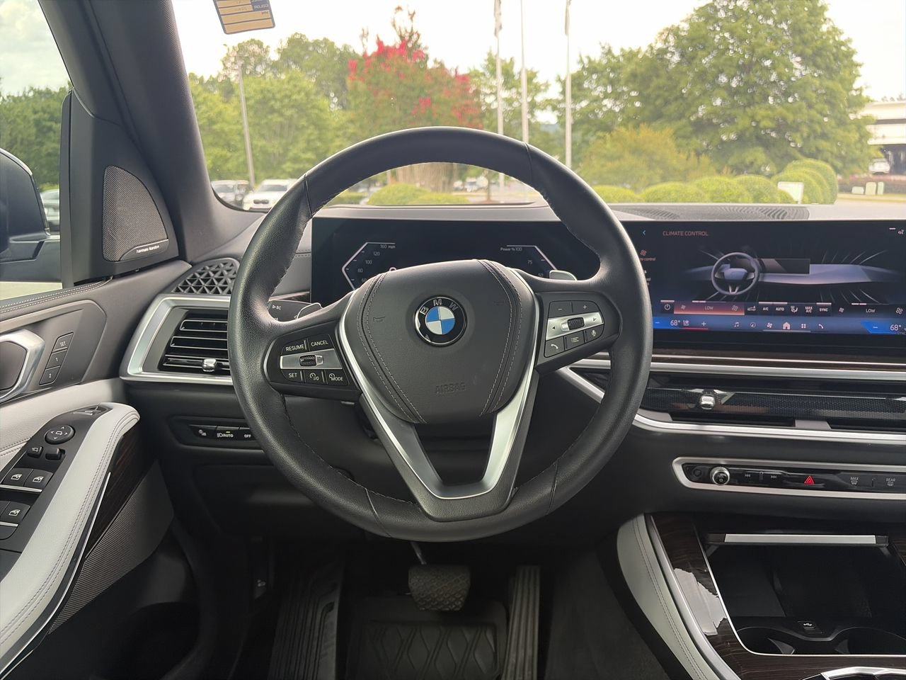 Used 2024 Black Sapphire Metallic BMW xDrive40i image 21