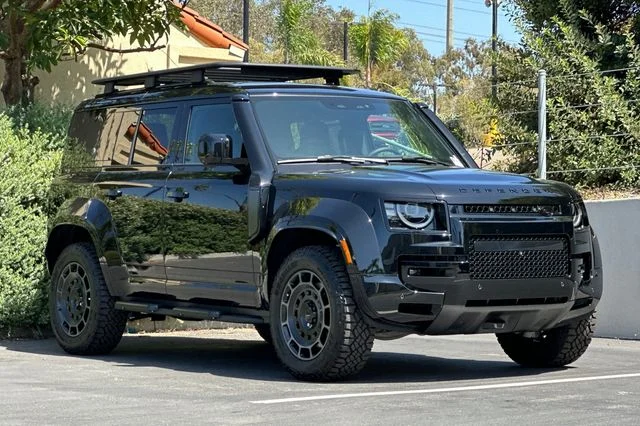 New 2026 Narvik Black Land Rover  image 7