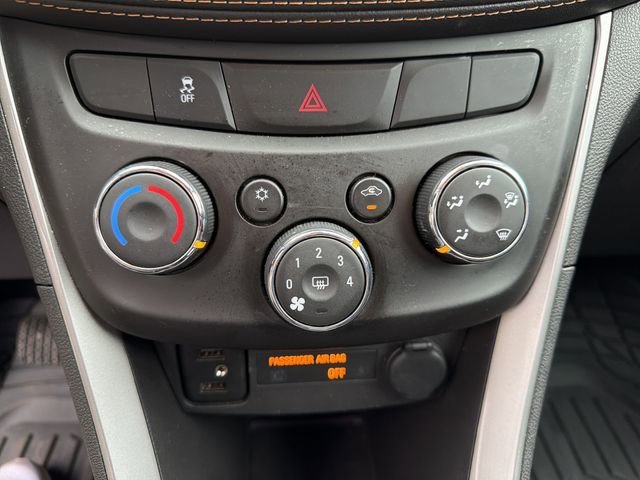 Used 2020 MOSAIC BLACK METALLIC Chevrolet LT image 20