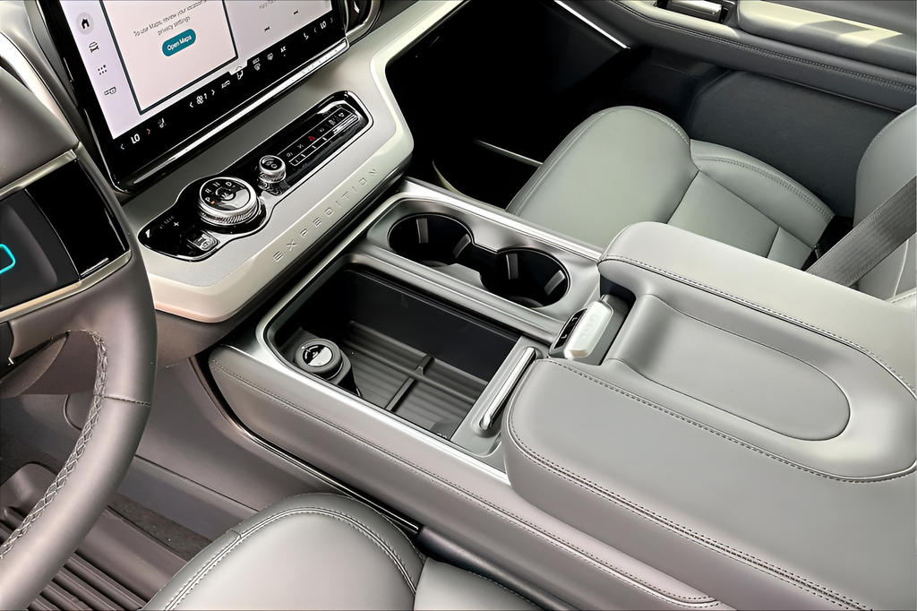 New 2026 Star White Metallic Tri-Coat Ford Active image 9
