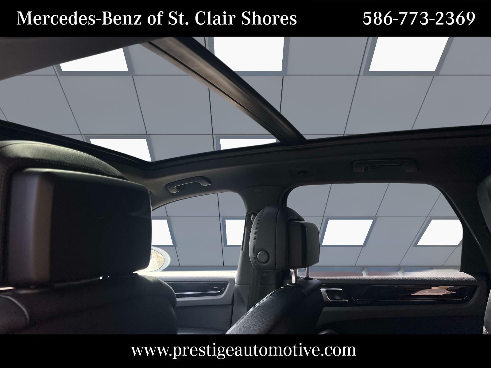 Used 2021 White Porsche Base image 19
