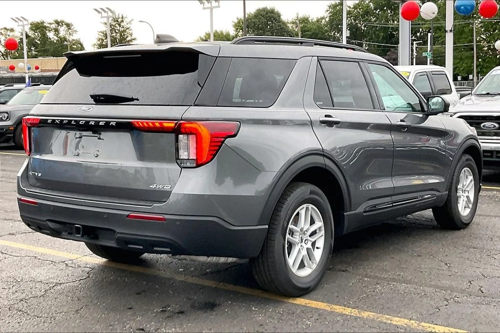New 2026 Carbonized Gray Metallic Ford Active image 12