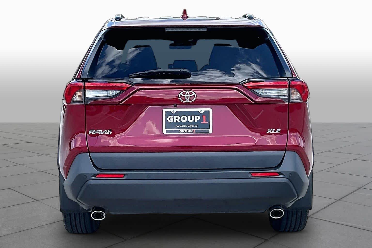 Used 2024 Ruby Flare Pearl Toyota XLE Premium image 5