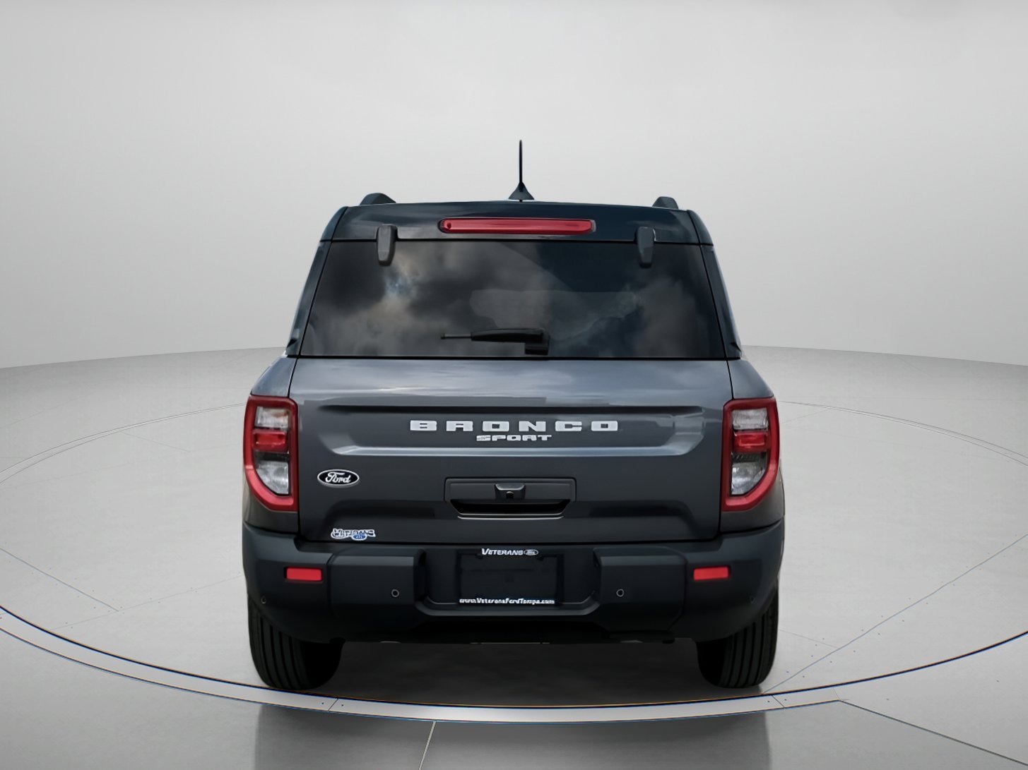 New 2026 Carbonized Gray Metallic Ford Outer Banks® image 21