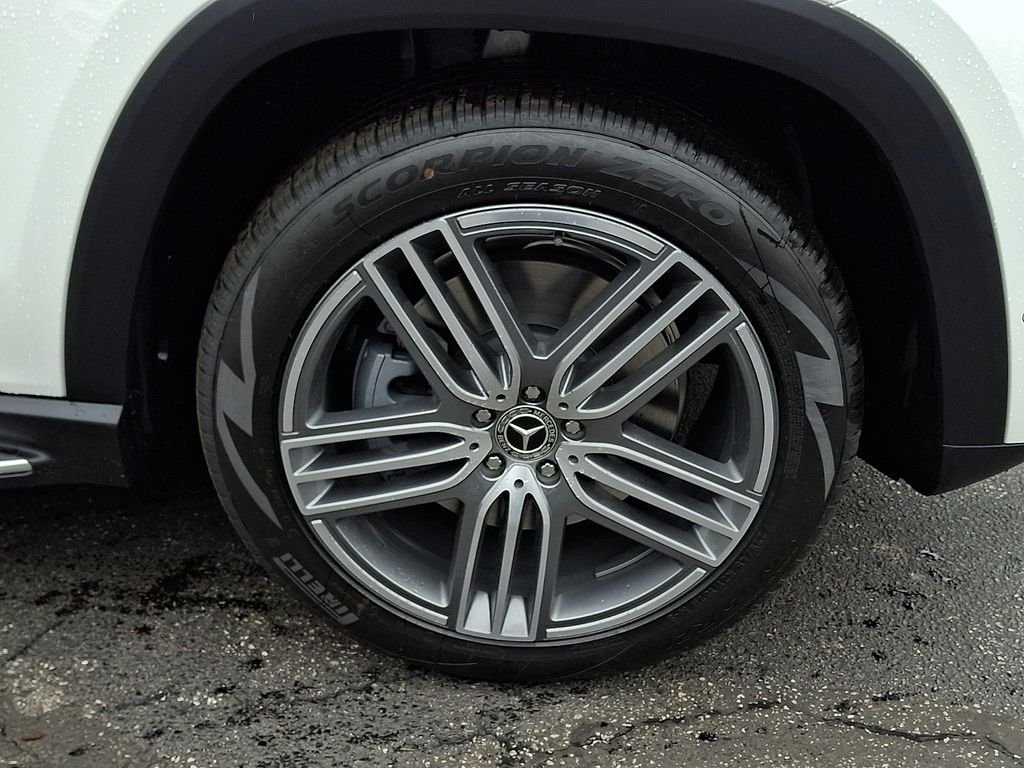 New 2026 Polar White Mercedes-Benz GLS 450 image 8