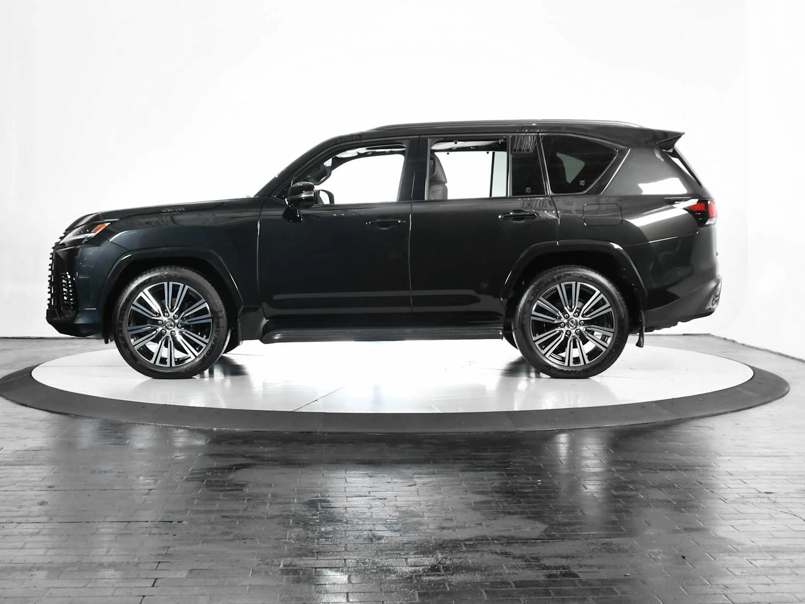 Used 2025 Caviar Lexus Luxury image 2