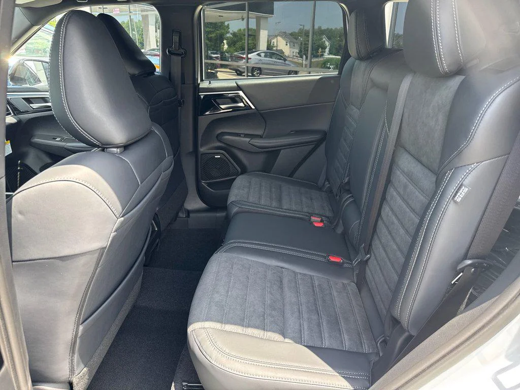 New 2026 White Diamond Mitsubishi LE 1.5T S-AWC image 24