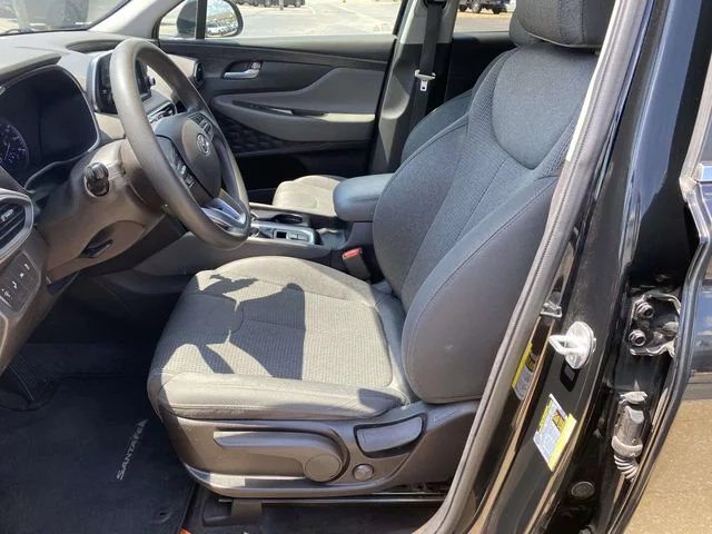 Used 2019 Black Hyundai SE image 11