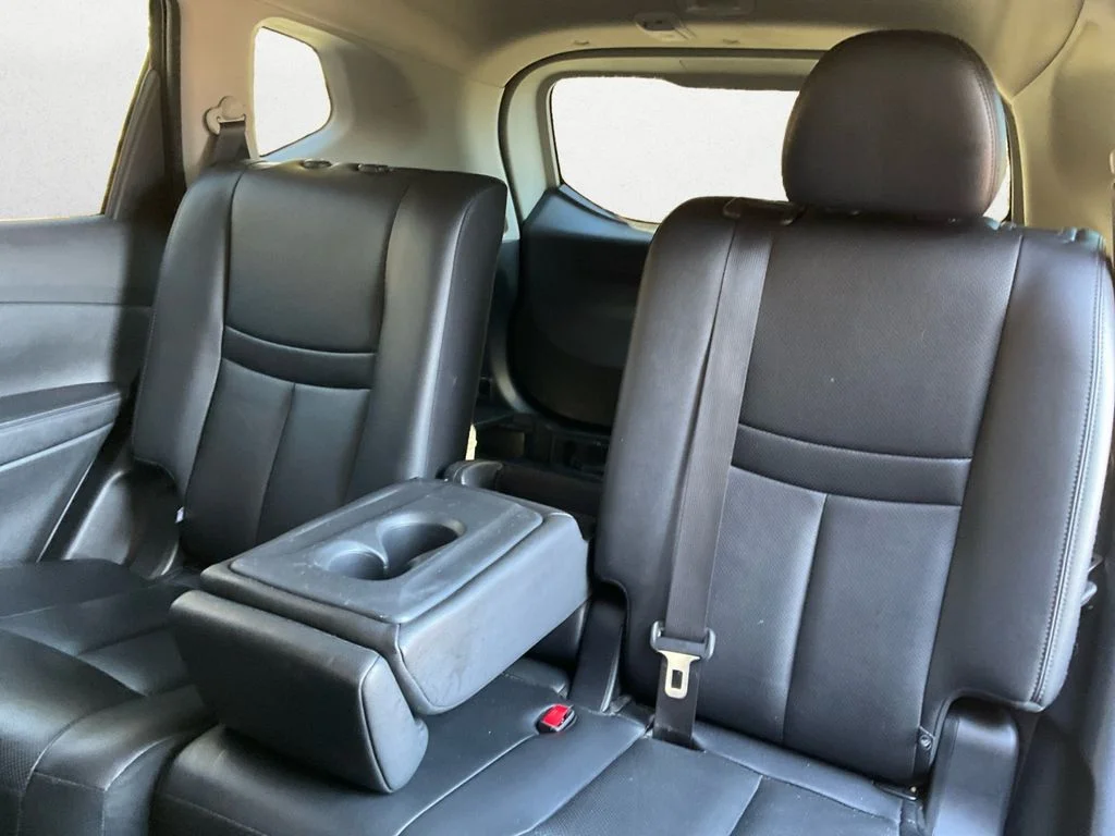 Used 2020 Black Nissan SL image 9