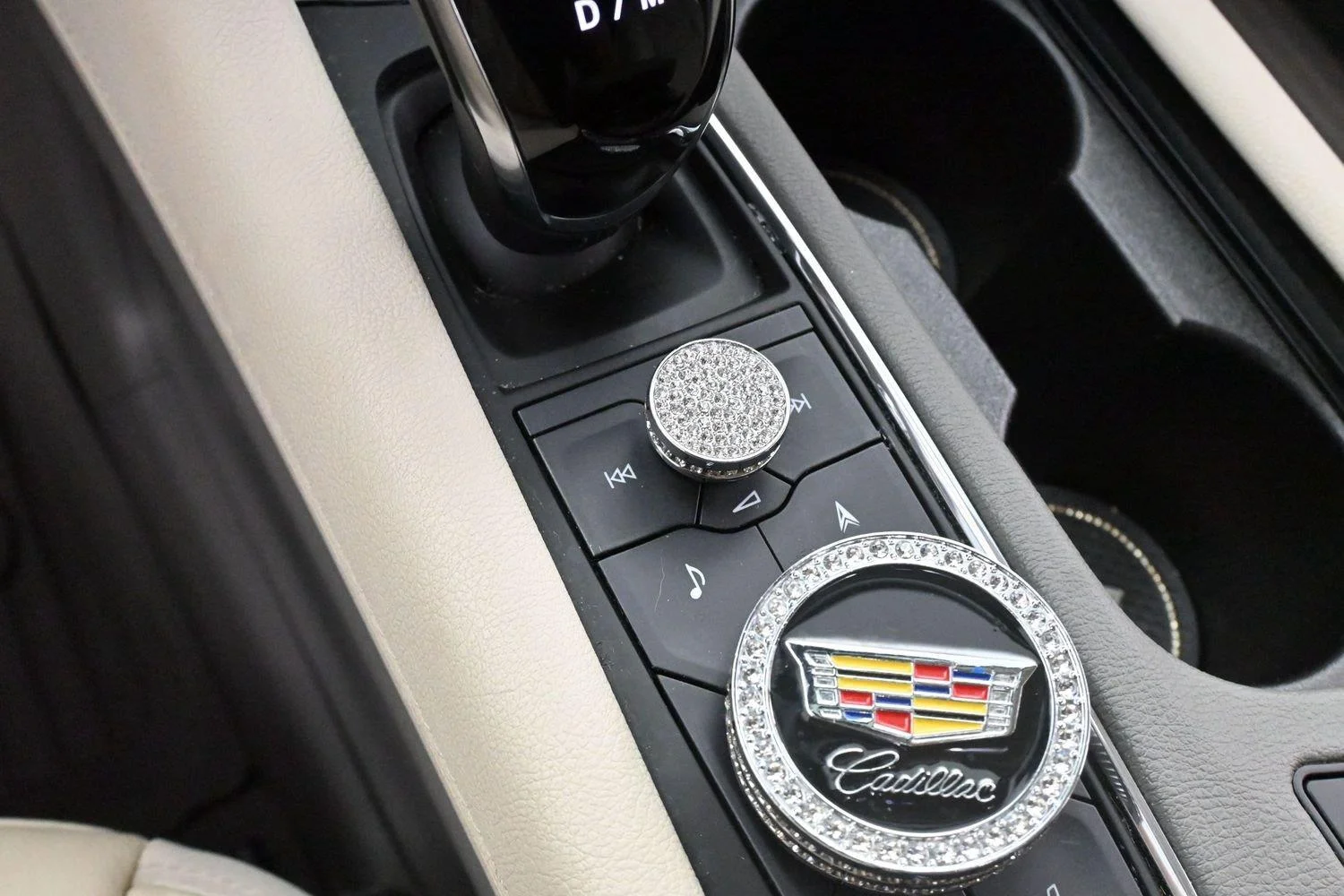 Used 2020 CRYSTAL WHITE TRICOAT Cadillac AWD Premium Luxury image 22