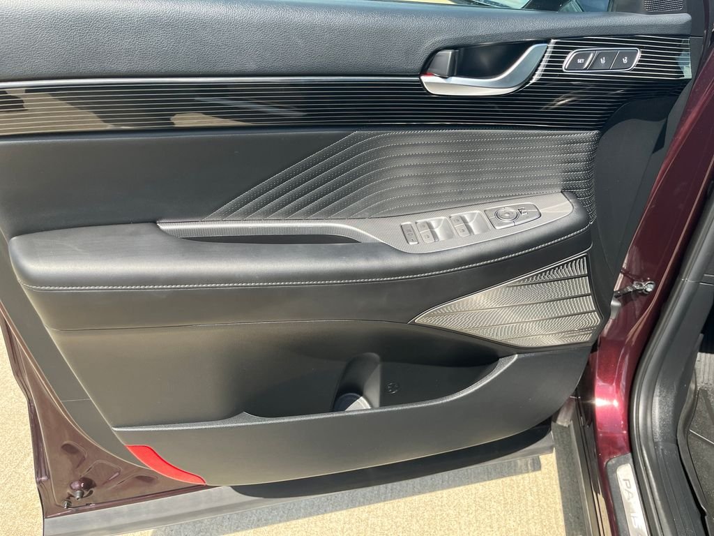Used 2025 Red Hyundai Calligraphy image 11
