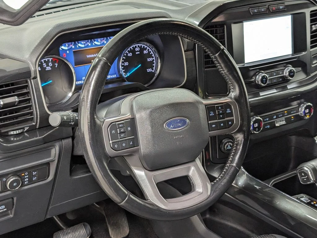 Certified Used 2021 Oxford White Ford XLT image 11