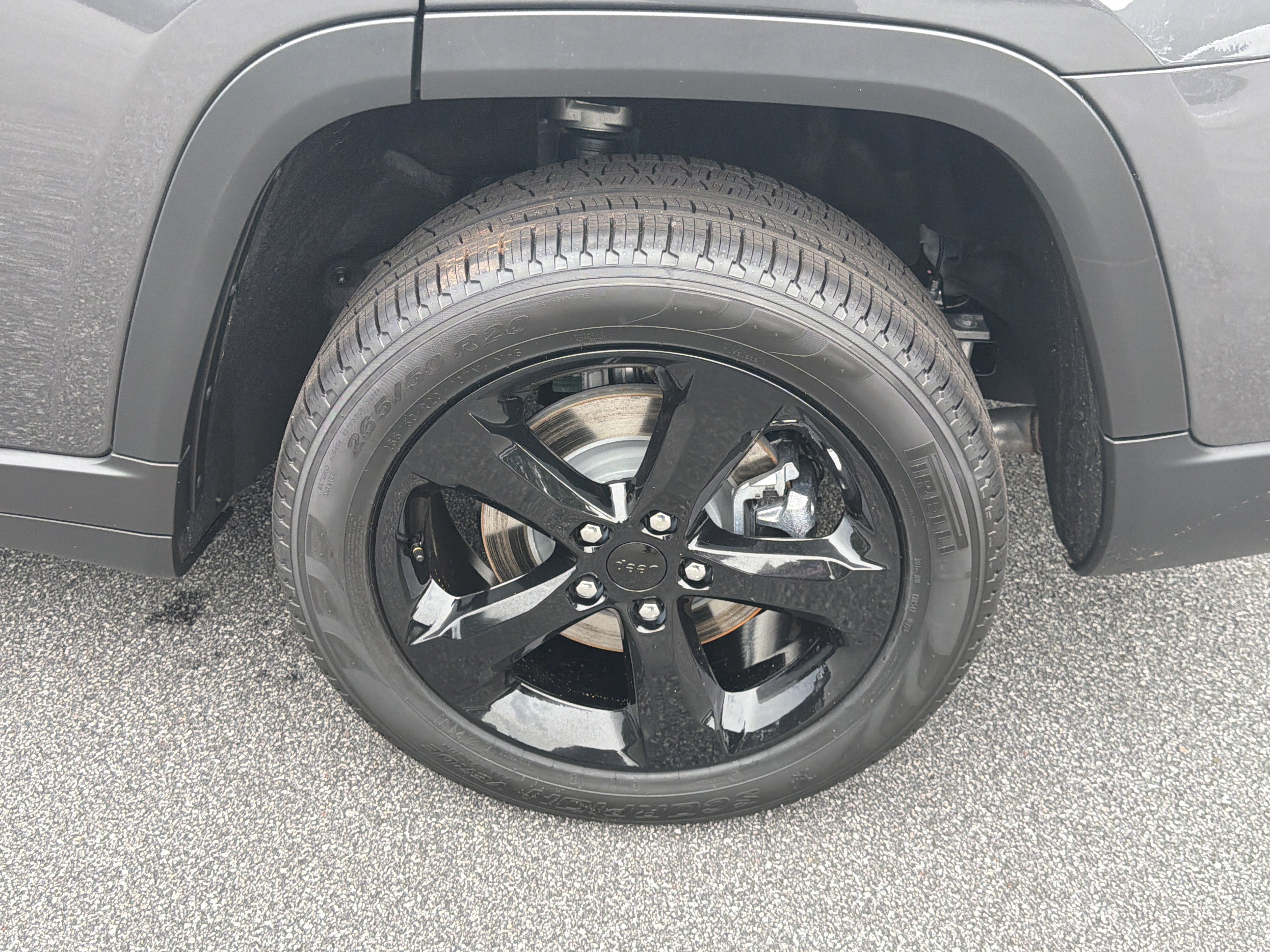 New 2026 Baltic Gray Metallic Clear-Coat Exterior Paint Jeep Limited image 24